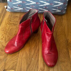 Wonders red leather heeled booties